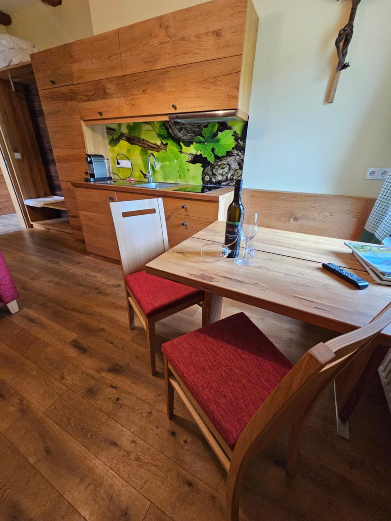 Weingut Buschenschank Schneiderannerl Gleinstätten Extérieur photo