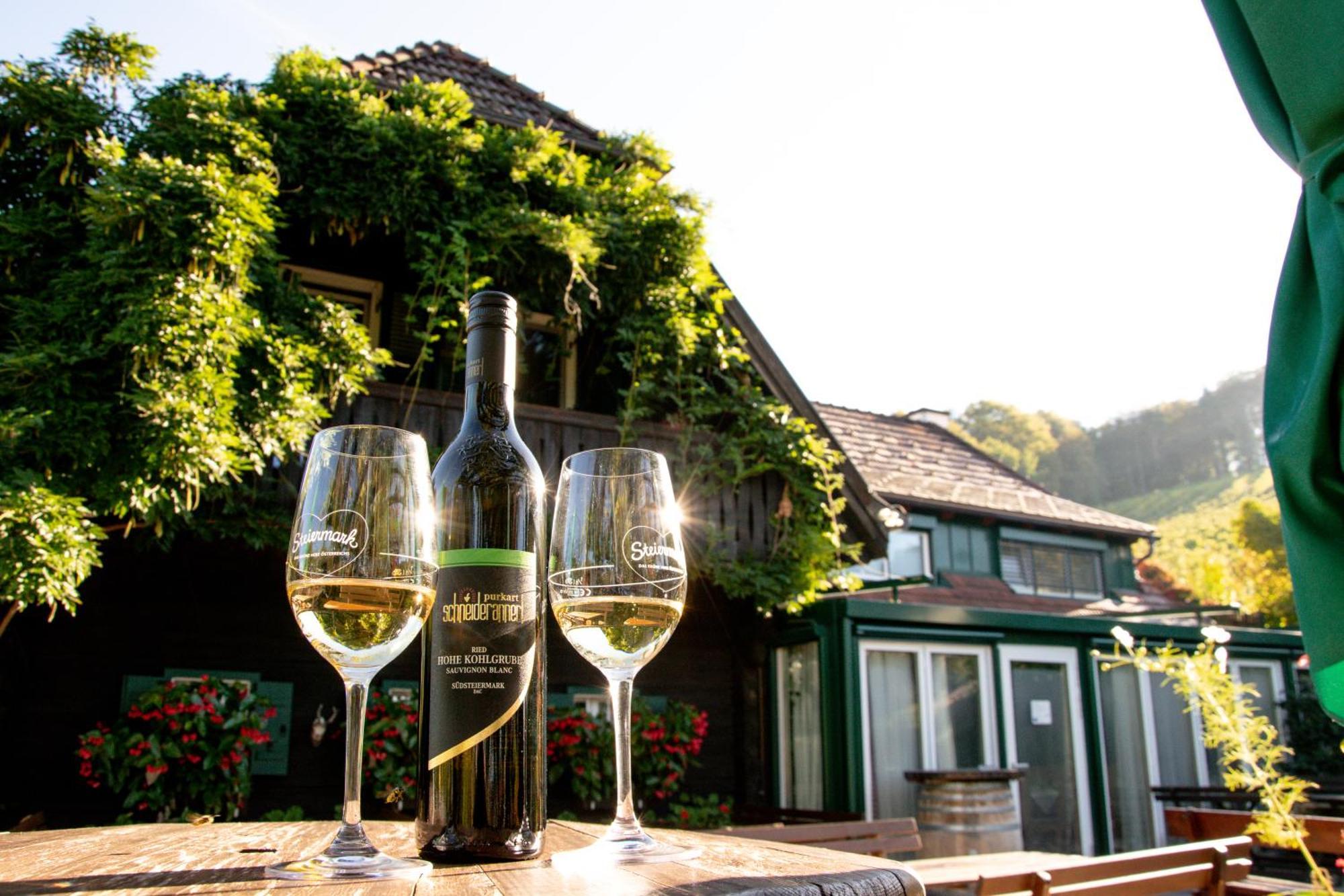 Weingut Buschenschank Schneiderannerl Gleinstätten Extérieur photo